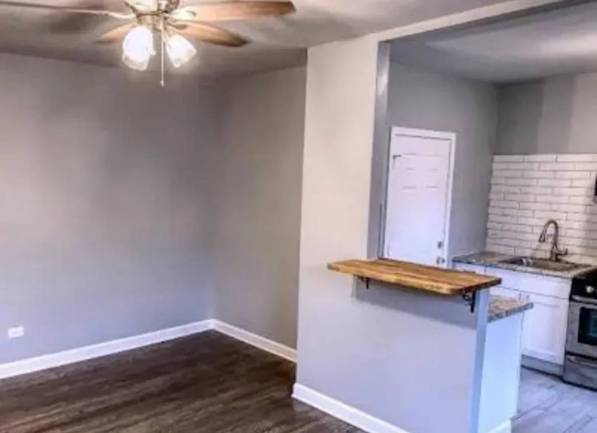 Apartment for rent at 6724-34 S Chappel Ave, Chicago, IL 60649