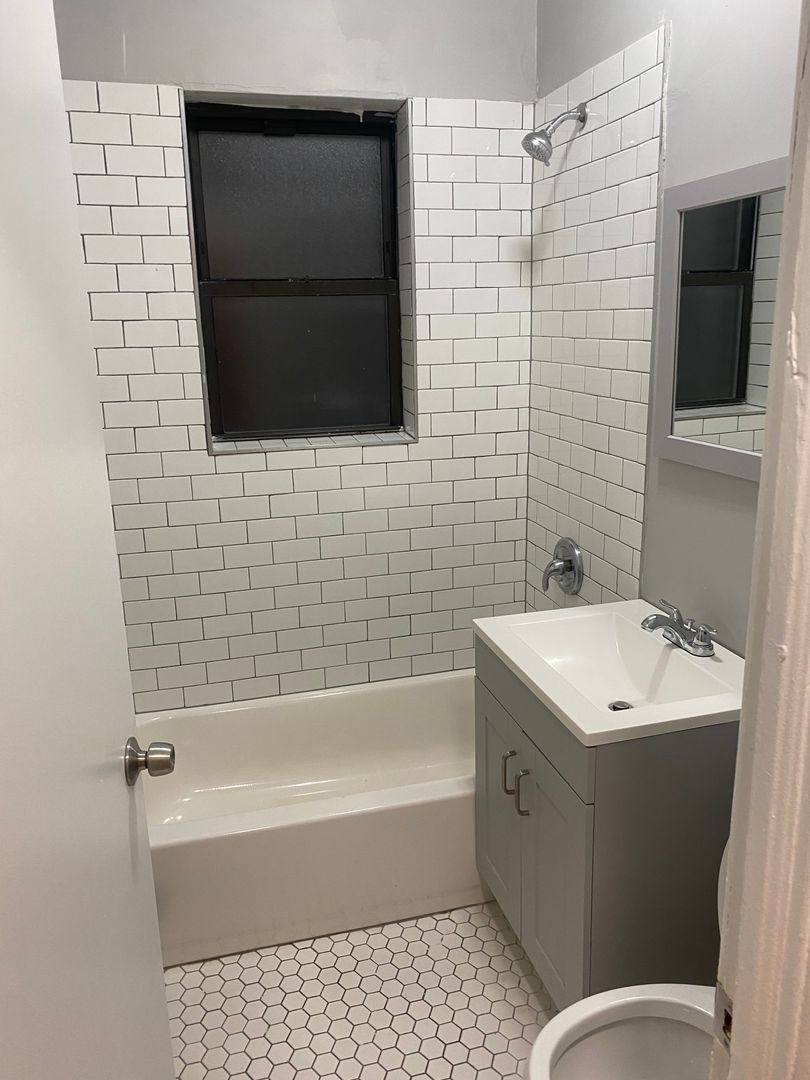 Apartment for rent at 6724-34 S Chappel Ave, Chicago, IL 60649
