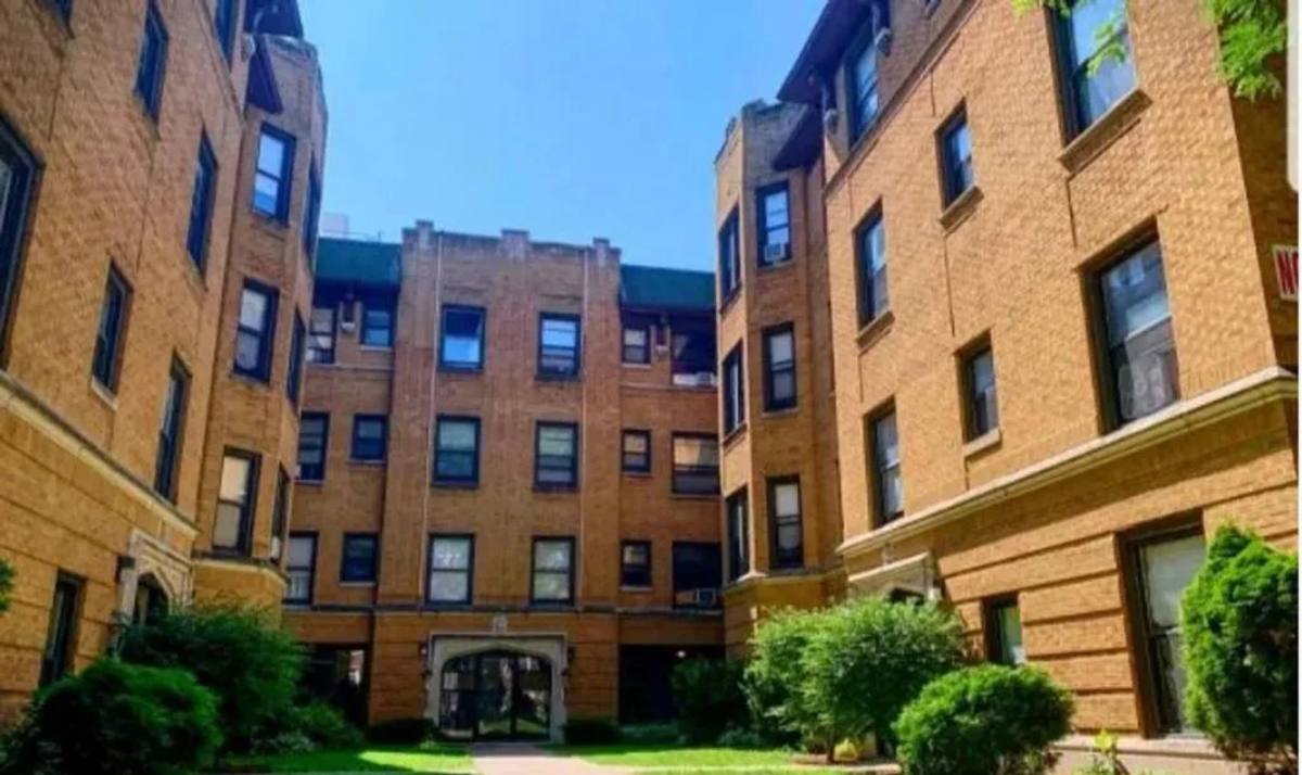Apartment for rent at 6724-34 S Chappel Ave, Chicago, IL 60649