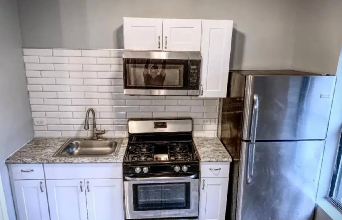 Apartment for rent at 6724-34 S Chappel Ave, Chicago, IL 60649