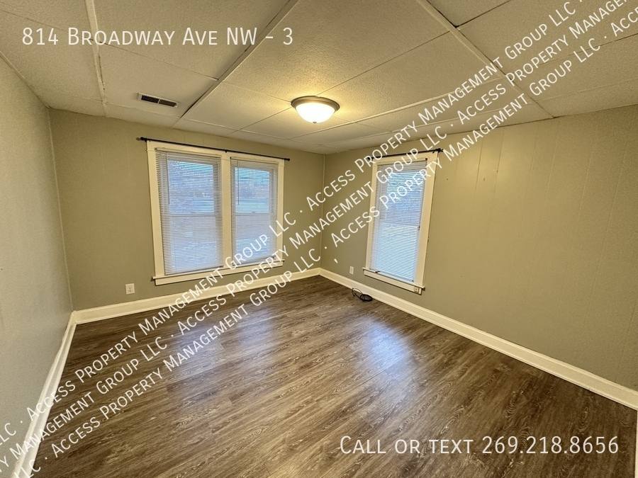 Apartment for rent at 814 Broadway Ave NW #3, Grand Rapids, MI 49504