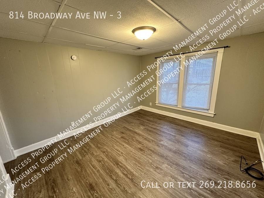 Apartment for rent at 814 Broadway Ave NW #3, Grand Rapids, MI 49504