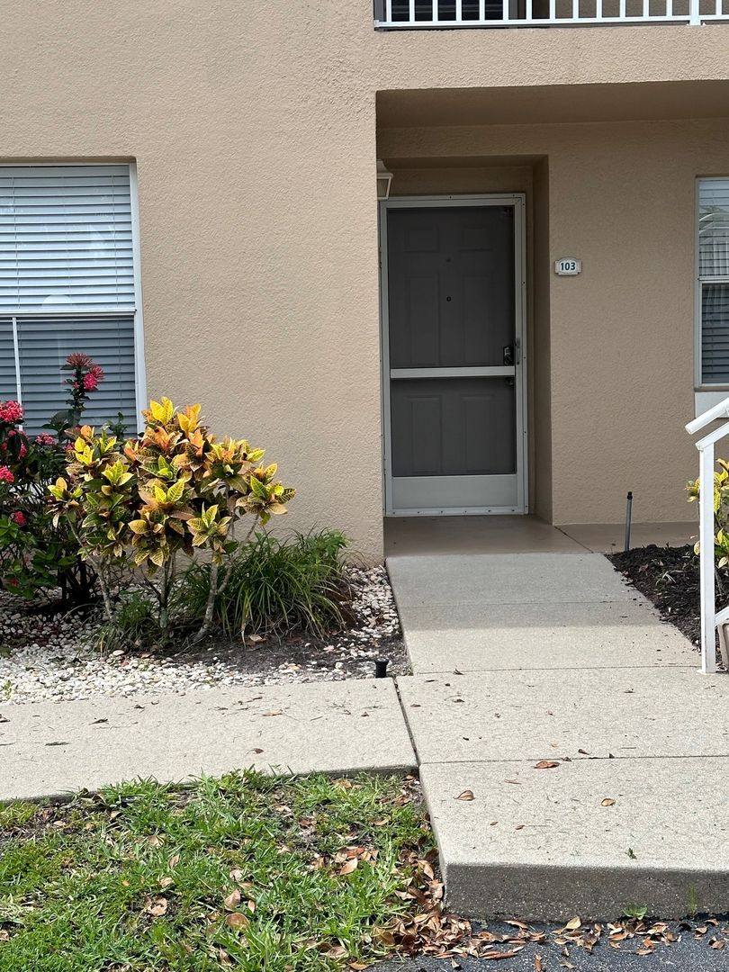 House for rent at 186 Pebble Shores Dr, Naples, FL 34110