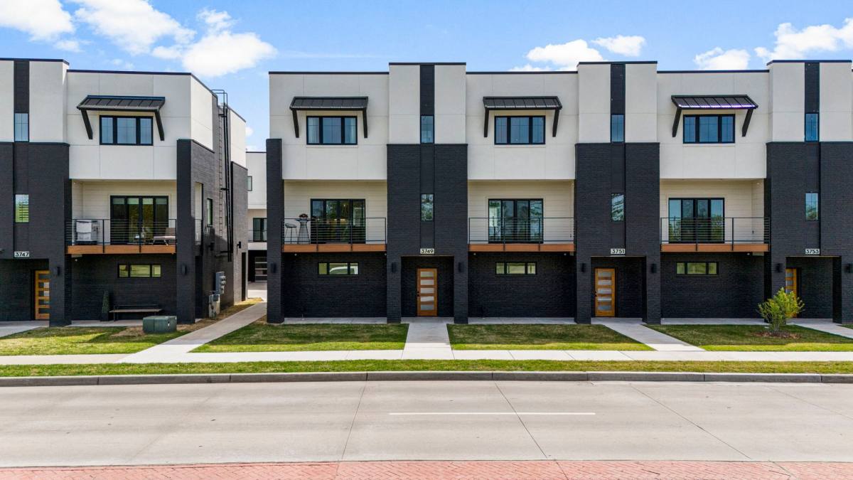 Condo for rent at 3769 S Riverside Dr, Tulsa, OK 74105