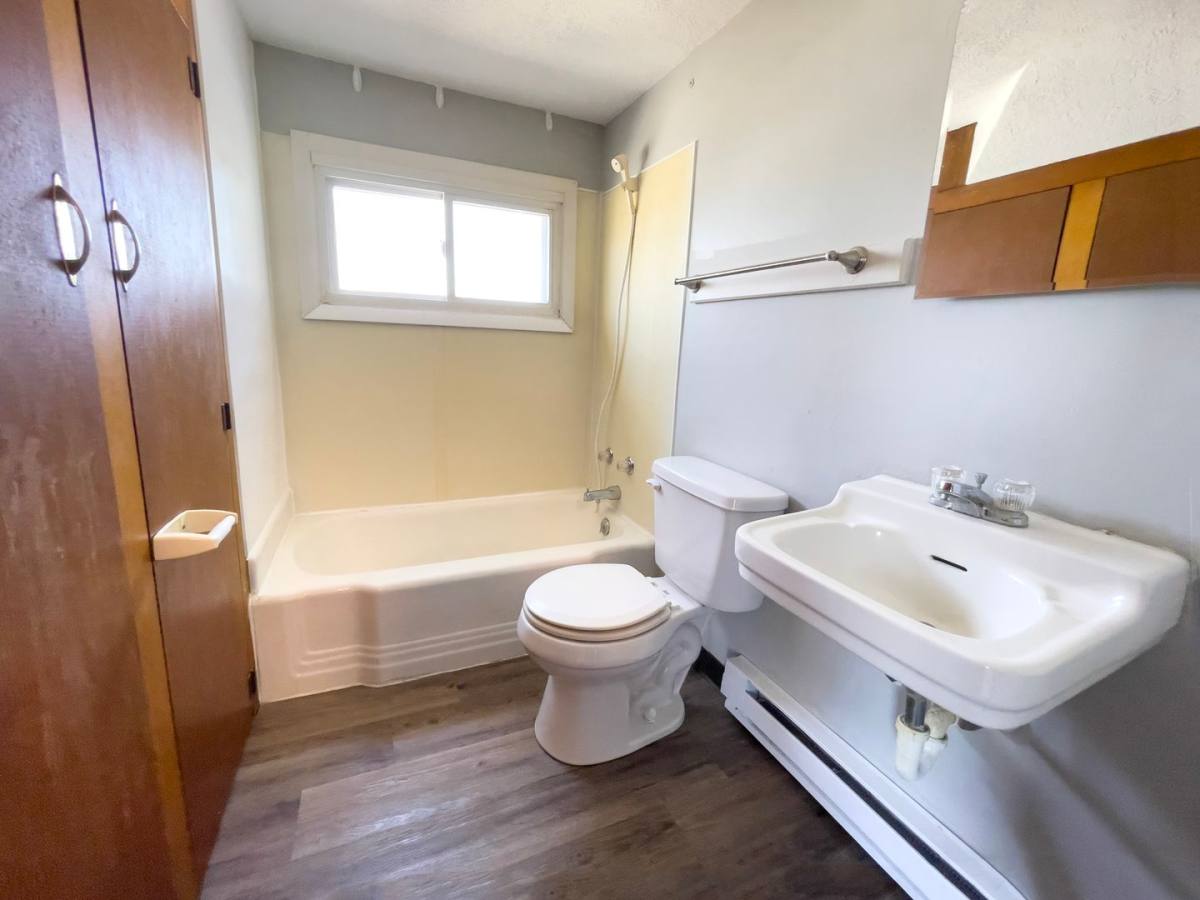 Apartment for rent at 1924 W Jackson St #5, Muncie, IN 47303