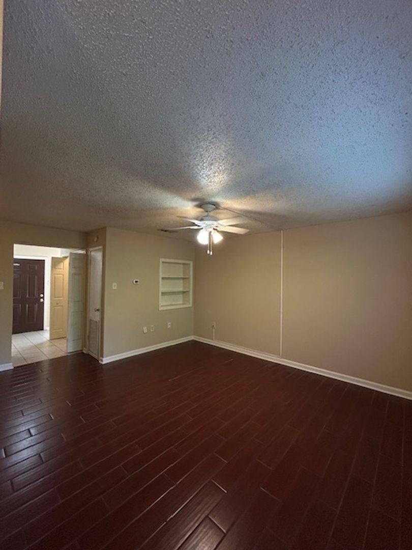 Apartment for rent at 14020 Tiger Bend Rd, Baton Rouge, LA 70817