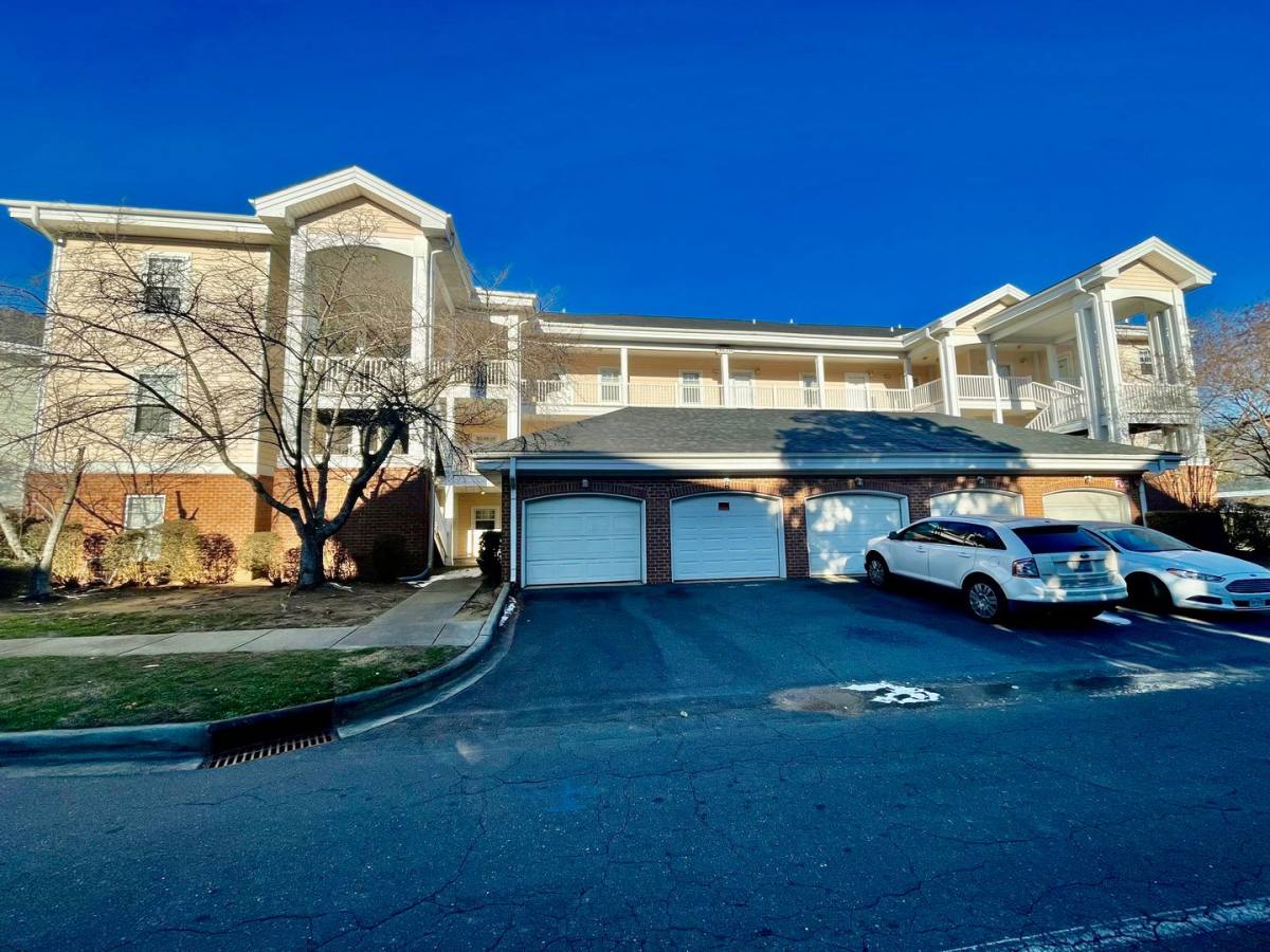 Apartment for rent at 9041 Meadow Vista Rd, Charlotte, NC 28213