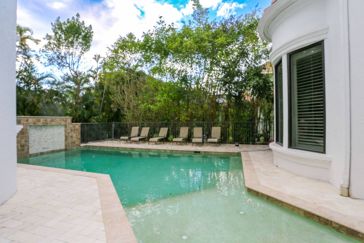 House for rent at 1412 Hemingway Place, Naples, FL 34103