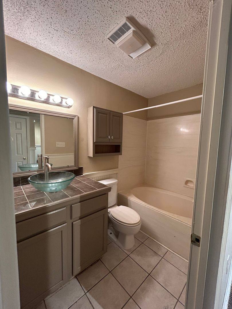 Apartment for rent at 9131A 9149B Ridge Pecan Dr, Baton Rouge, LA 70810