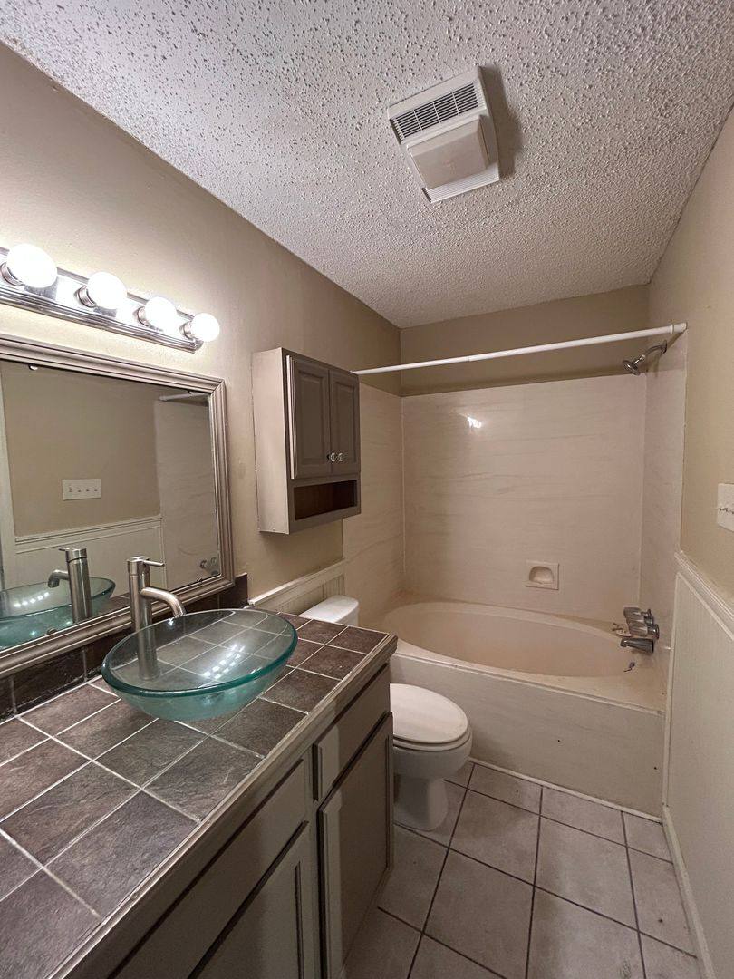 Apartment for rent at 9131A 9149B Ridge Pecan Dr, Baton Rouge, LA 70810