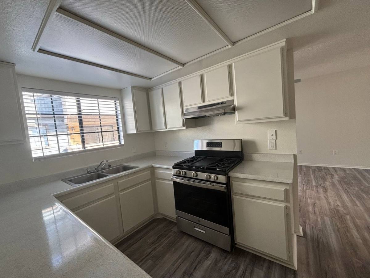 Apartment for rent at 1232-1234 Orange Grove Ave, Glendale, CA 91205