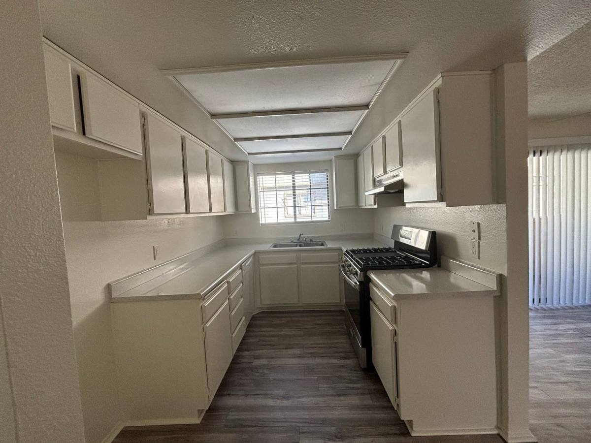 Apartment for rent at 1232-1234 Orange Grove Ave, Glendale, CA 91205