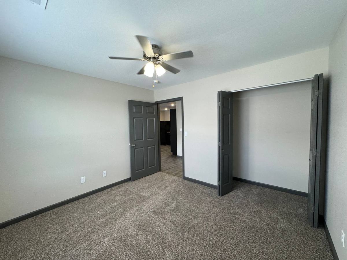 Apartment for rent at 2 Longview Circle, Montgomery City, MO 63361