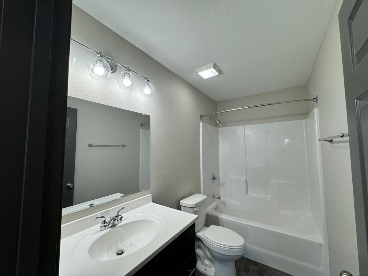Apartment for rent at 2 Longview Circle, Montgomery City, MO 63361