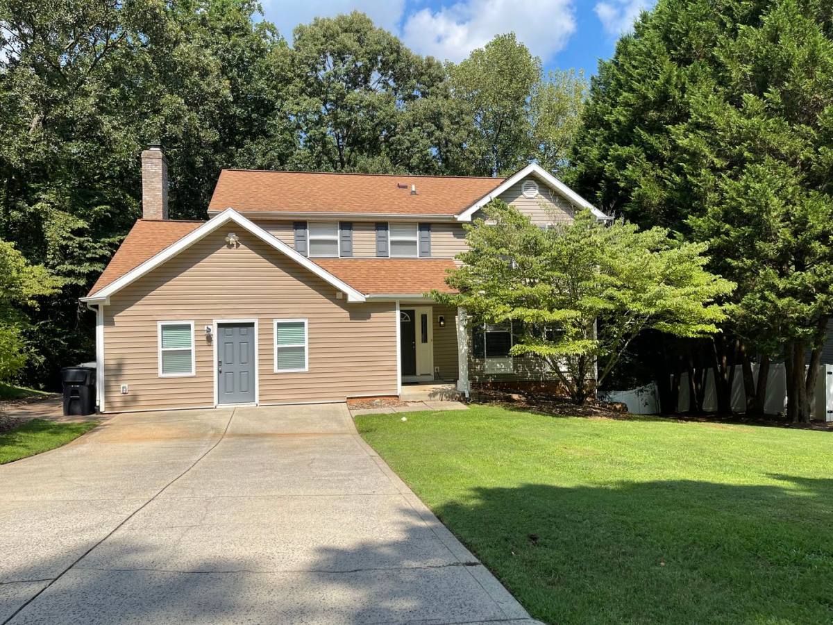 Apartment for rent at 6819 Morganford Rd, Charlotte, NC 28211
