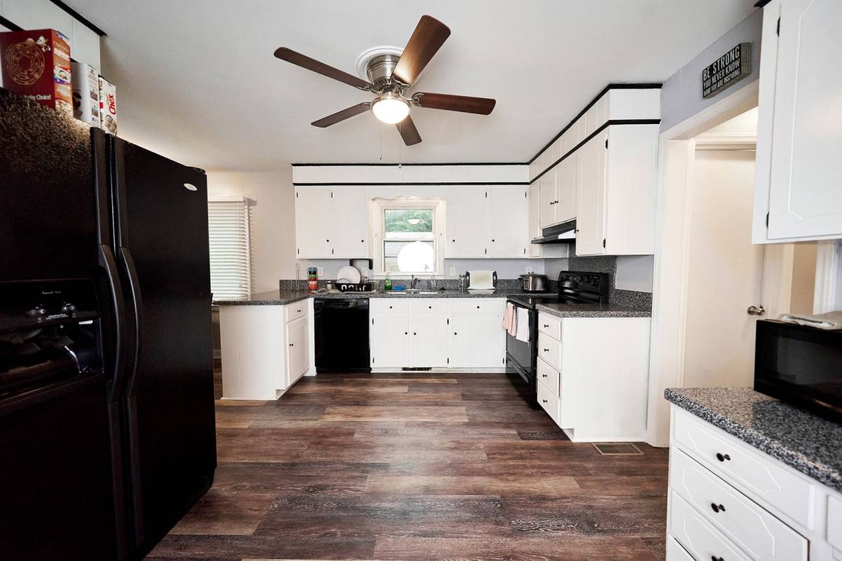 Apartment for rent at 2401 Knickerbocker Dr, Charlotte, NC 28212