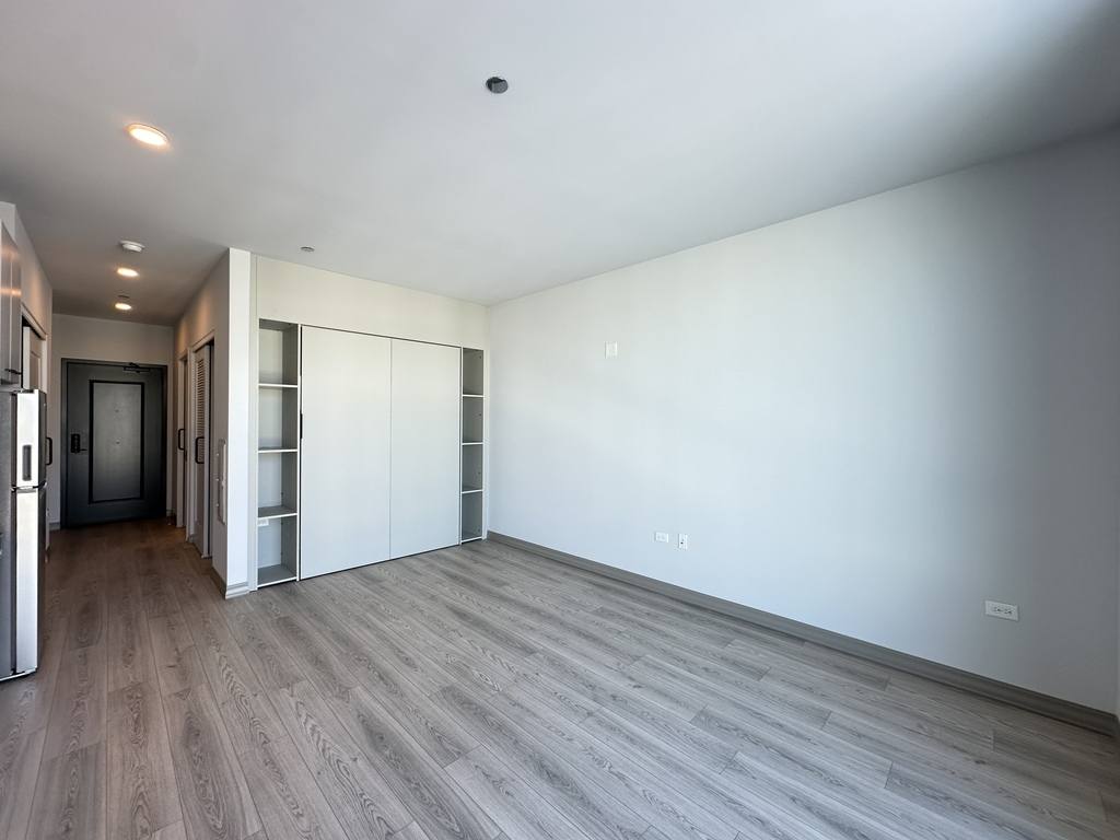 Apartment for rent at 2153 Elston #P017, Chicago, IL 60614