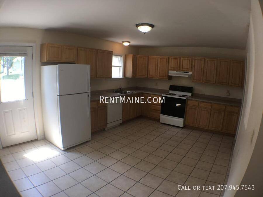 Apartment for rent at 1833 Hammond St #4, Bangor, ME 04401