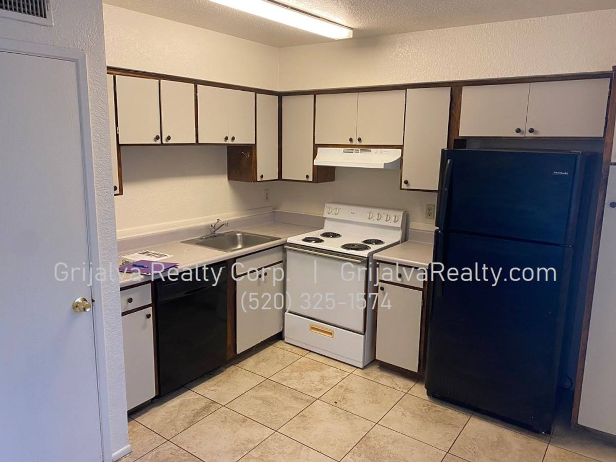 Apartment for rent at 2439 N Fontana Ave, Tucson, AZ 85705