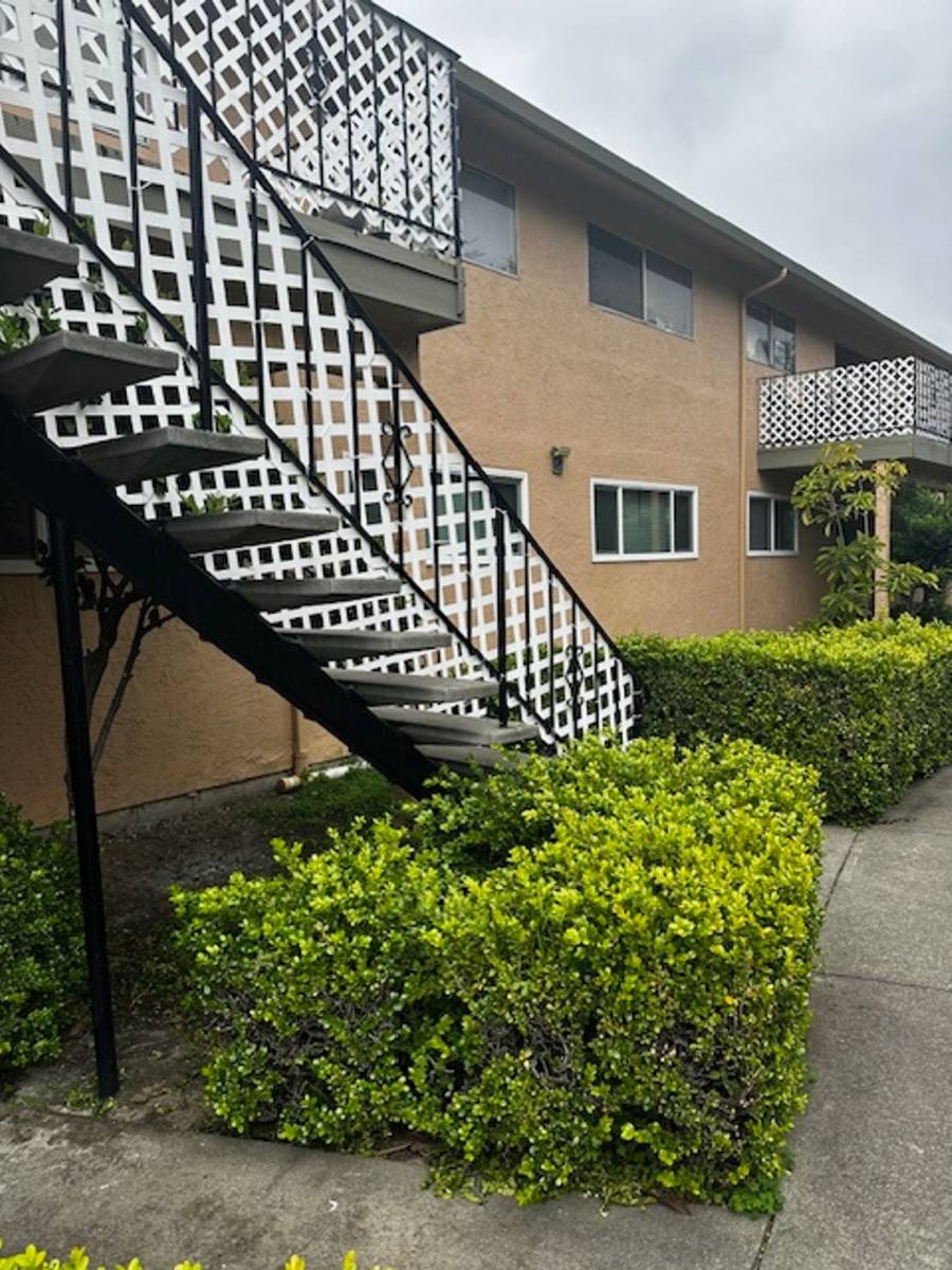 Apartment for rent at 2041 Miramonte Ave, San Leandro, CA 94578