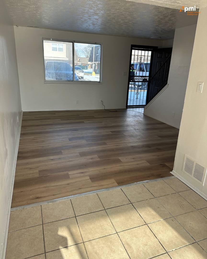 Townhouse for rent at 600 Commerce Ave NW, Warren, OH 44485