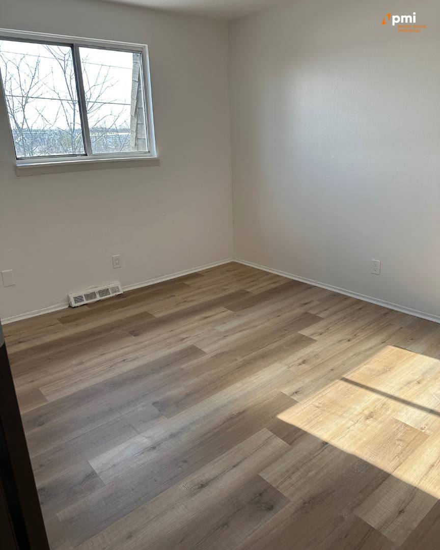Townhouse for rent at 600 Commerce Ave NW, Warren, OH 44485