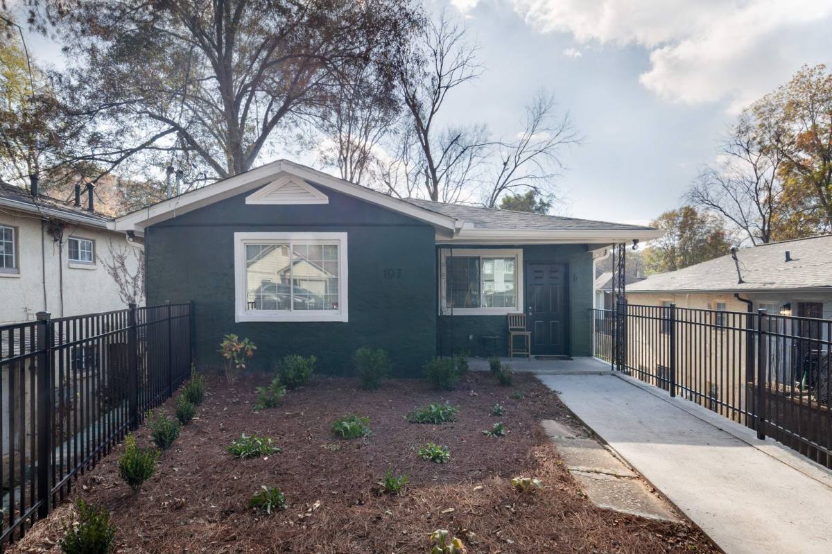 Apartment for rent at 197 S Ave SE, Atlanta, GA 30315