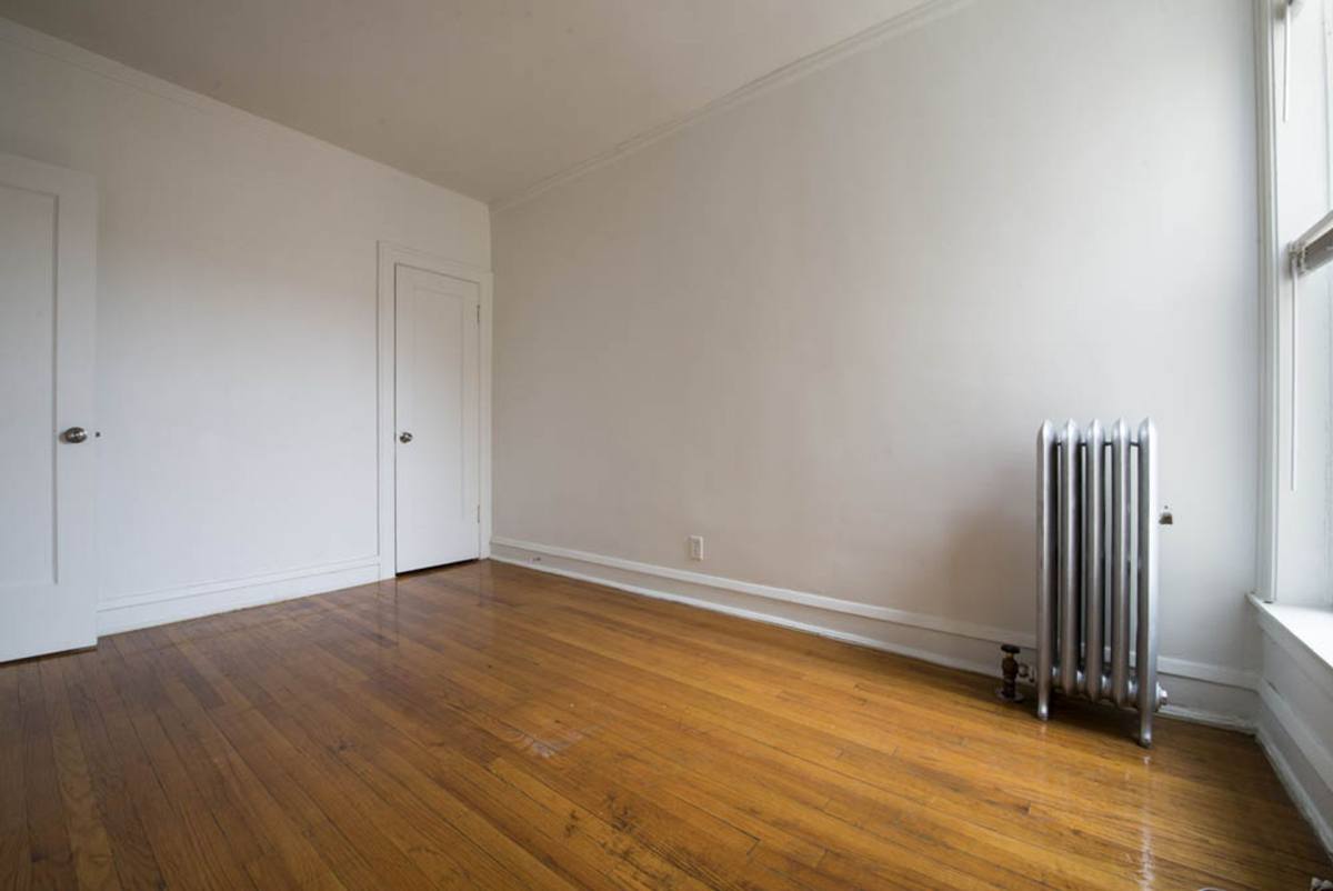 Apartment for rent at 7914 S Hermitage Ave, Chicago, IL 60620