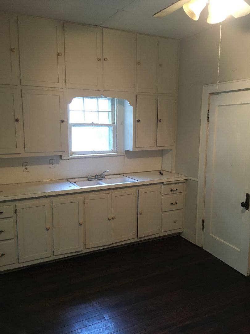Apartment for rent at 419 E 6th St, Newton, KS 67114