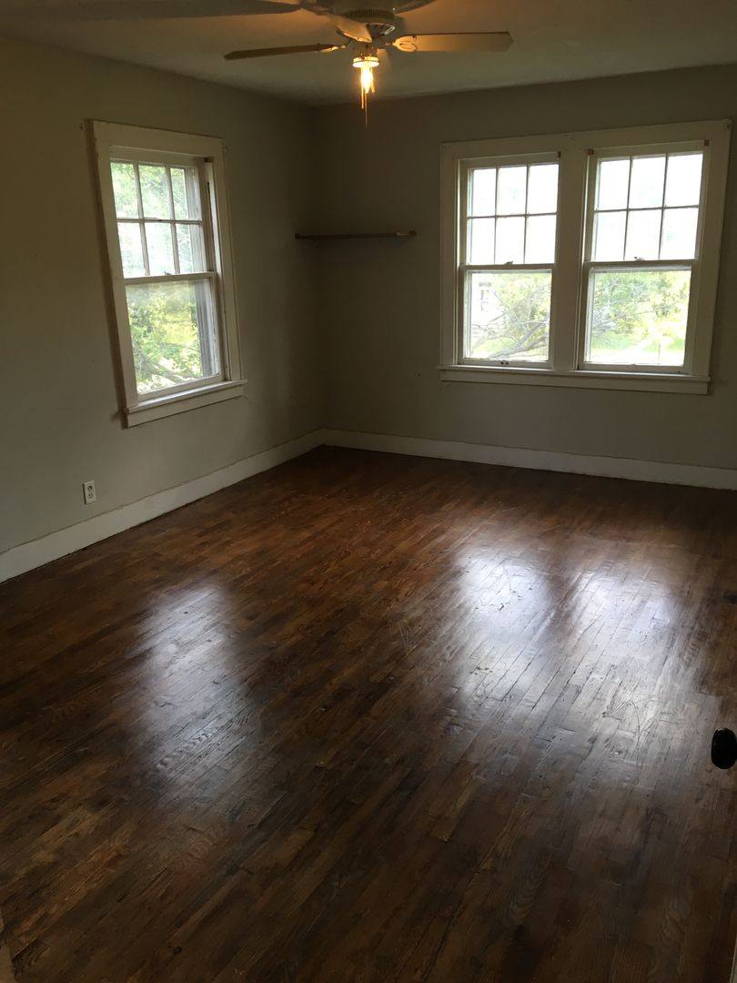 Apartment for rent at 419 E 6th St, Newton, KS 67114