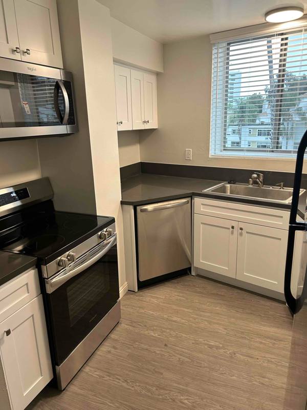 Apartment for rent at 7100 Hillside Ave #305, Los Angeles, CA 90046