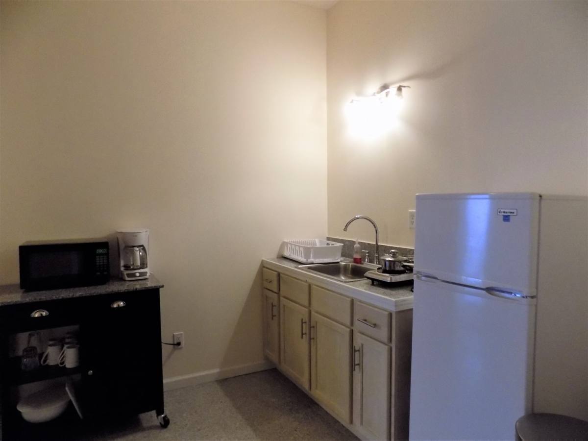 Apartment for rent at 123 N Main St, Fairfield, IA 52556