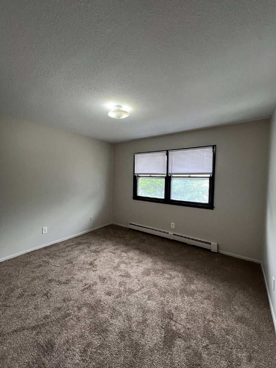 Apartment for rent at 2800 30th St #11, Des Moines, IA 50310