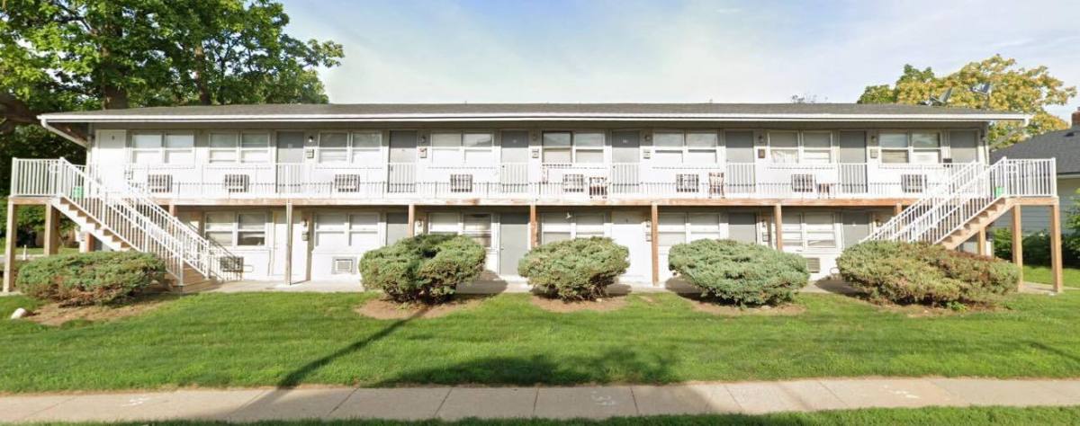 Apartment for rent at 2800 30th St #11, Des Moines, IA 50310