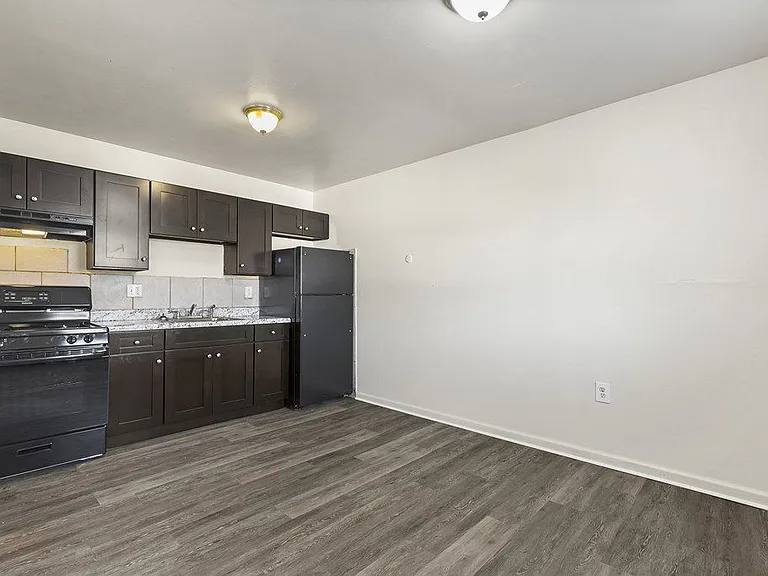 Apartment for rent at 921 W Spencer St #10, Philadelphia, PA 19141
