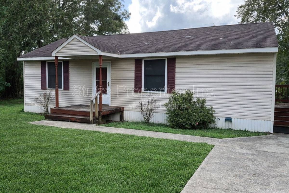 Apartment for rent at 14 Winston Square, Tuscumbia, AL 35674