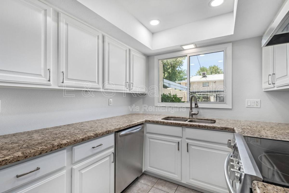 Townhouse for rent at 3905 S Mill Ave, Tempe, AZ 85282