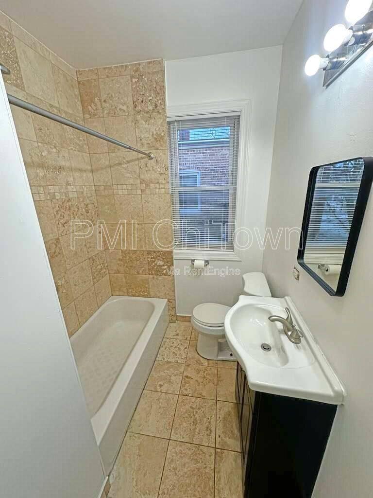 Apartment for rent at 5145 W Ferdinand St, Chicago, IL 60644