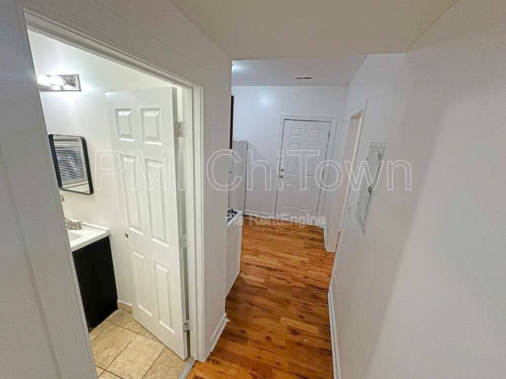 Apartment for rent at 5145 W Ferdinand St, Chicago, IL 60644