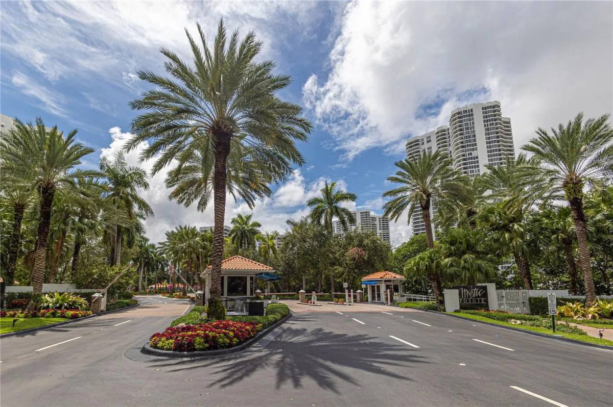 Apartment for rent at 3500 Mystic Pointe Dr #1107, Miami, FL 33180
