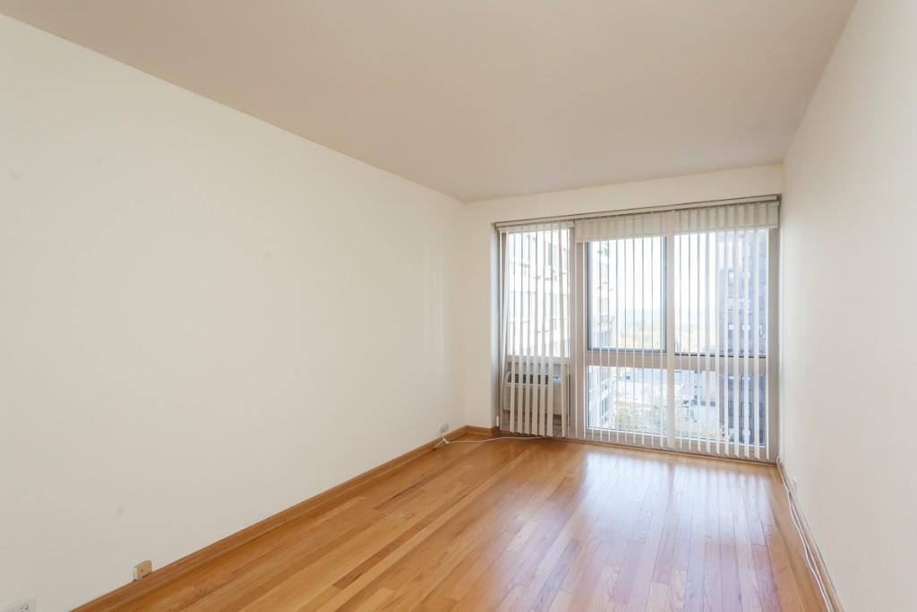 Apartment for rent at 2933 N Sheridan Rd #1208, Chicago, IL 60657