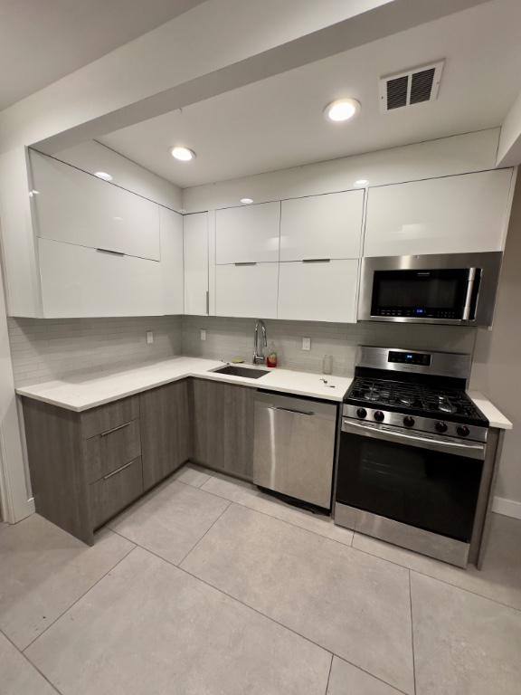 Apartment for rent at 168 E 100th St #201, New York, NY 10029