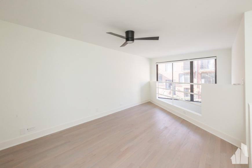 Apartment for rent at 944 W Grace #J201, Chicago, IL 60613