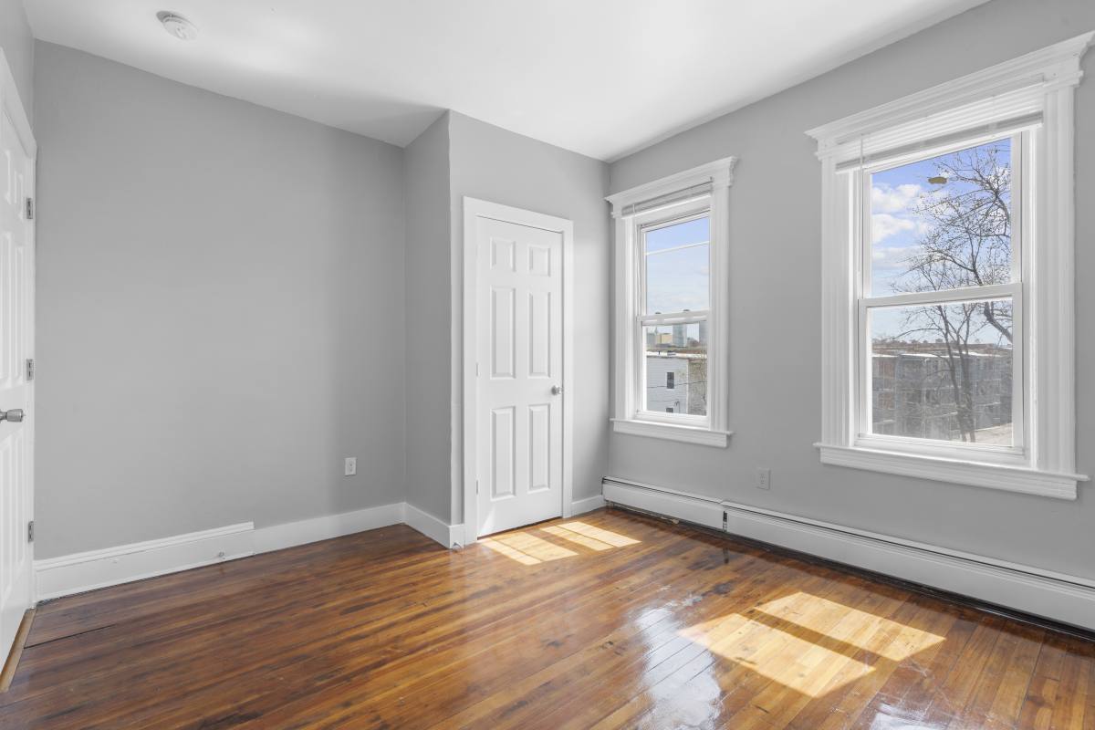 Apartment for rent at 202 Mather St #3W, Hartford, CT 06112