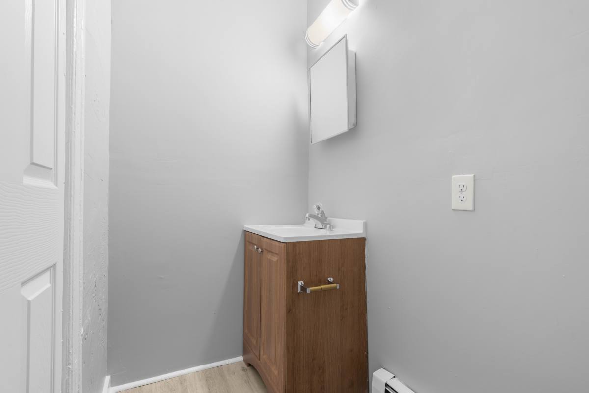 Apartment for rent at 202 Mather St #3W, Hartford, CT 06112