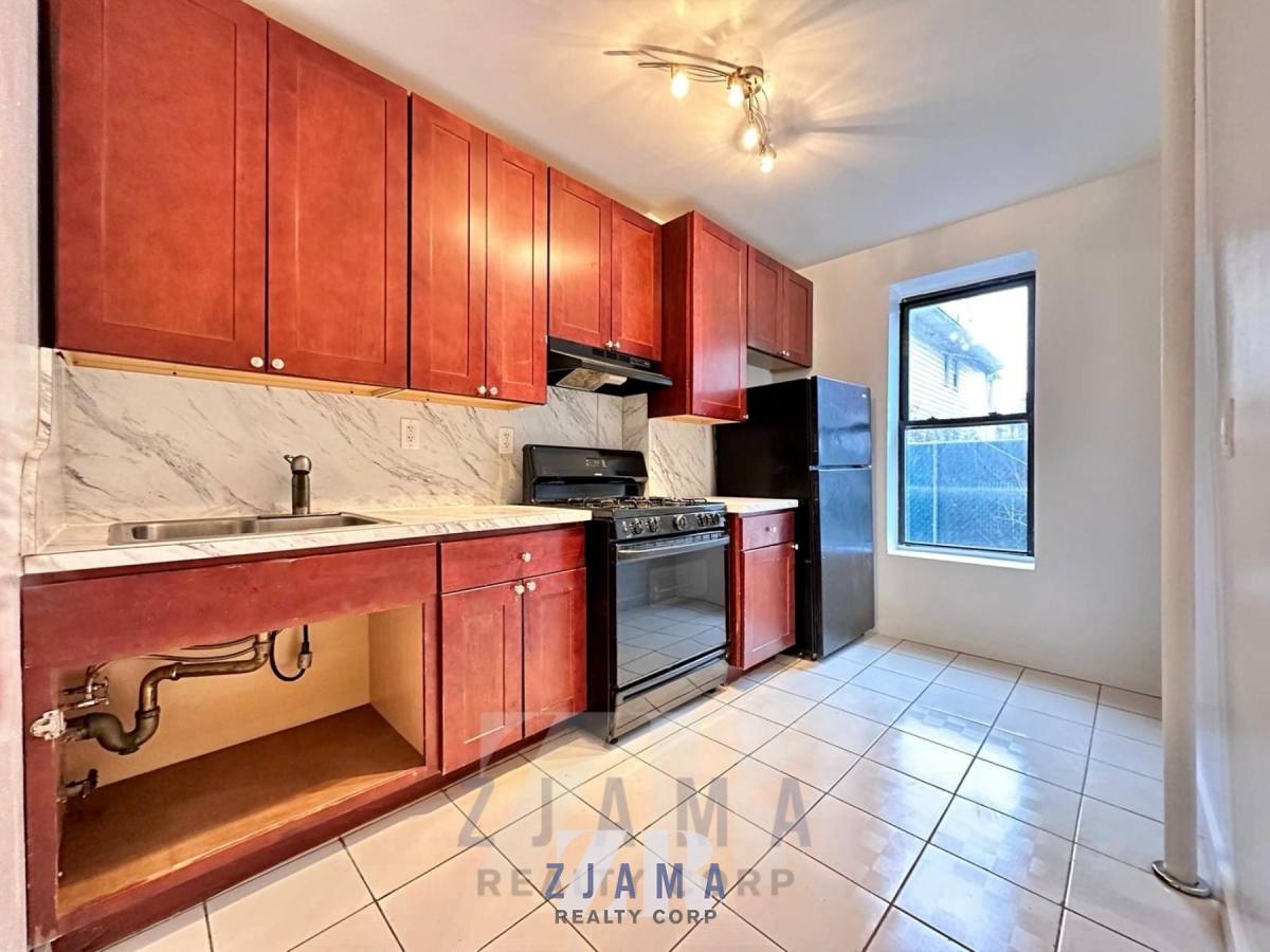 Apartment for rent at 392 E 4th St #7B, Brooklyn, NY 11218