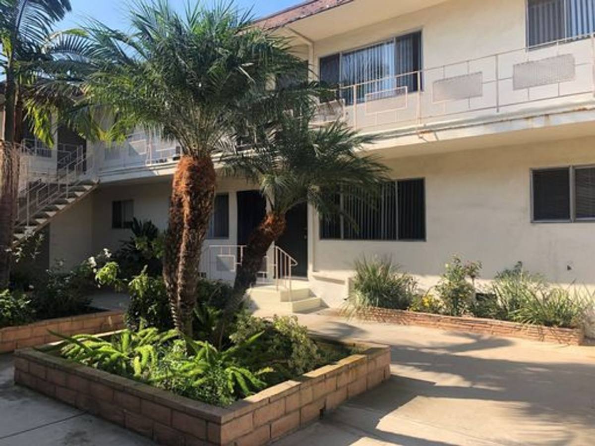 Apartment for rent at 1817-25 Corinth Ave, Los Angeles, CA 90025