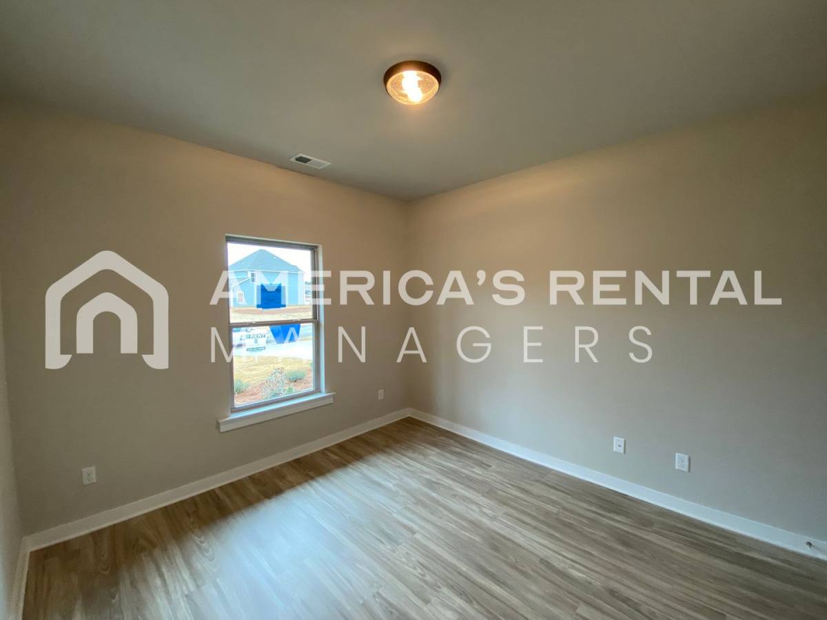 House for rent at 70 Ridge View Circle, Jemison, AL 35085