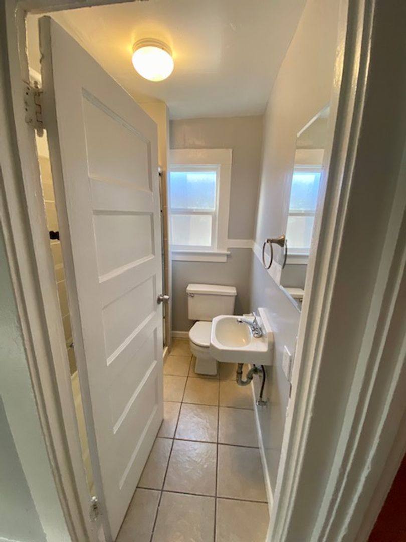 Apartment for rent at 444-448 20th St, Richmond, CA 94801
