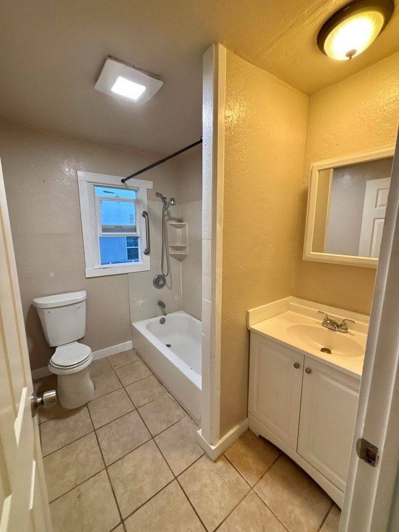 Apartment for rent at 1537 Truman St, Richmond, CA 94801